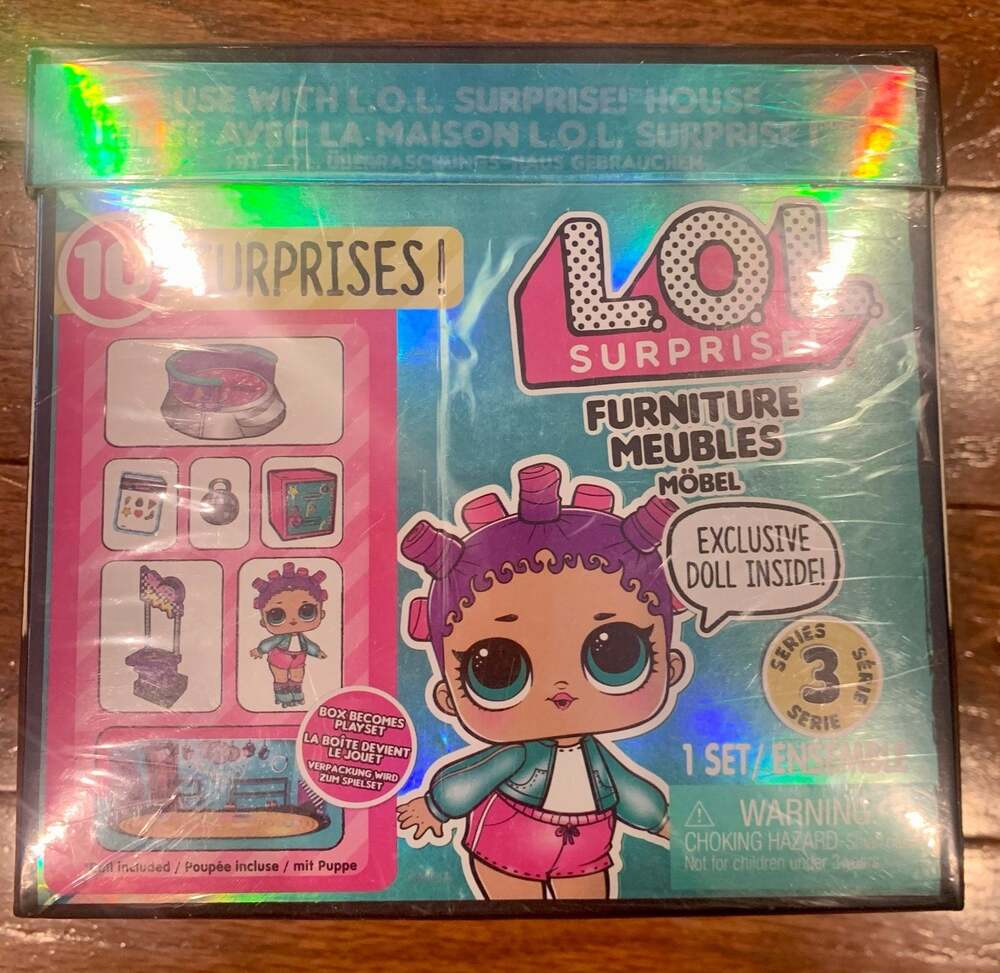 NEW LOL Surprise Sk8er Roller Rink Furniture Set w/ Doll & Disco Ball